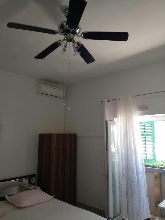 Omis Apartment On The Beach 외부 사진